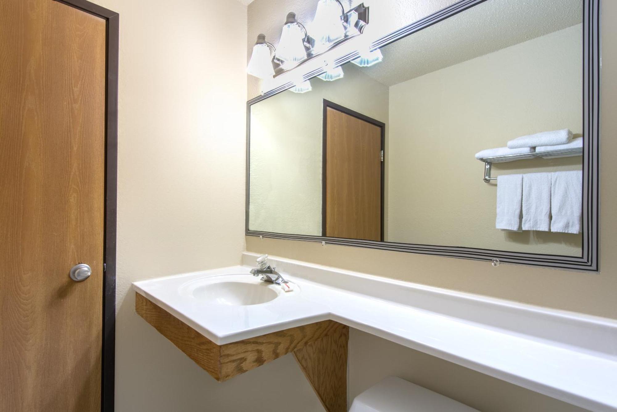 Super 8 By Wyndham Youngstown/Austintown מראה חיצוני תמונה