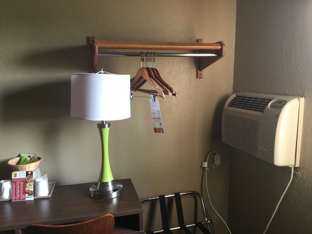 Super 8 By Wyndham Youngstown/Austintown מראה חיצוני תמונה